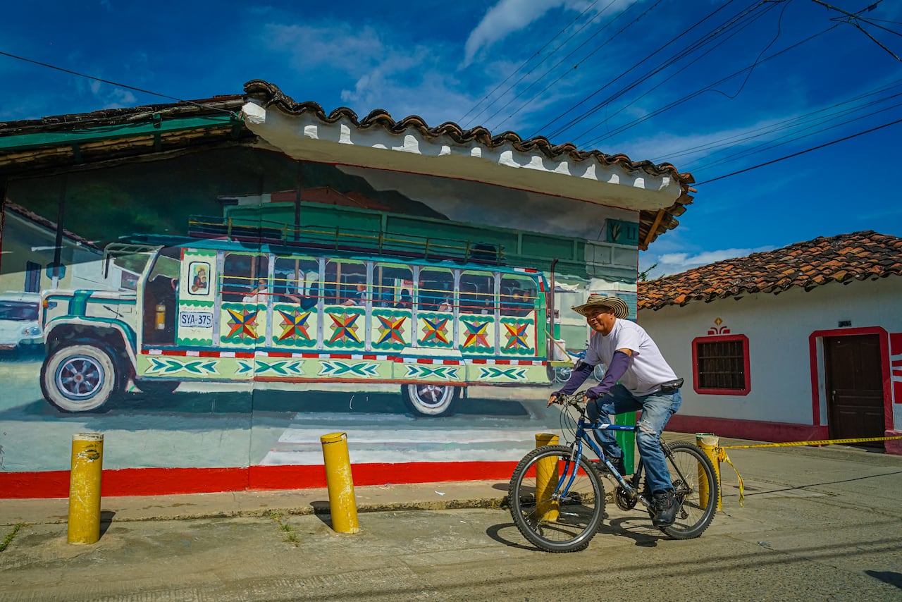 Festival de Arte Urbano ´Entre Montañas´, Vijes Visible, campaña organizada por la Fundación Sidoc, para visibilizar los municipios del Valle y mejorar el turismo. Foto Jorge Orozco / El País.