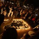 a convocatoria sirvió para poner en evidencia otros sonados casos en los que las familias afectadas piden que se haga justicia, como los son el de Diego Felipe Becerra, el grafitero asesinado por un policía, y Juan Guillermo Gómez, el abogado que falleció tras el robo de su celular.