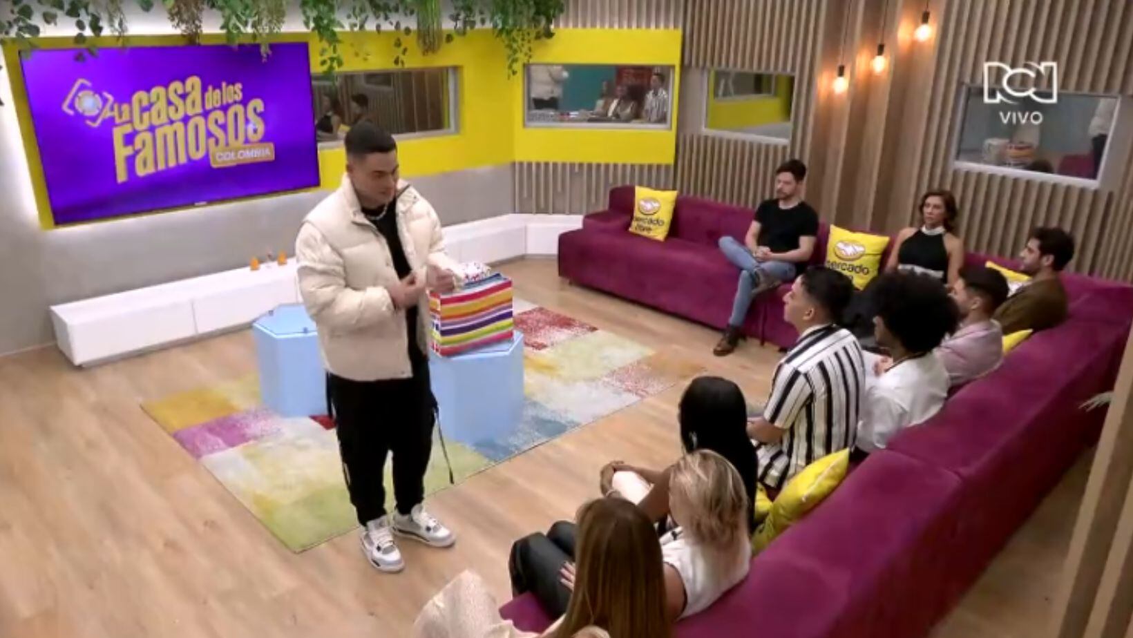 Romántico beso de Miguel Bueno a Ornella en ‘La casa de los famosos’ revolucionó las redes,  ¿floreció el amor?