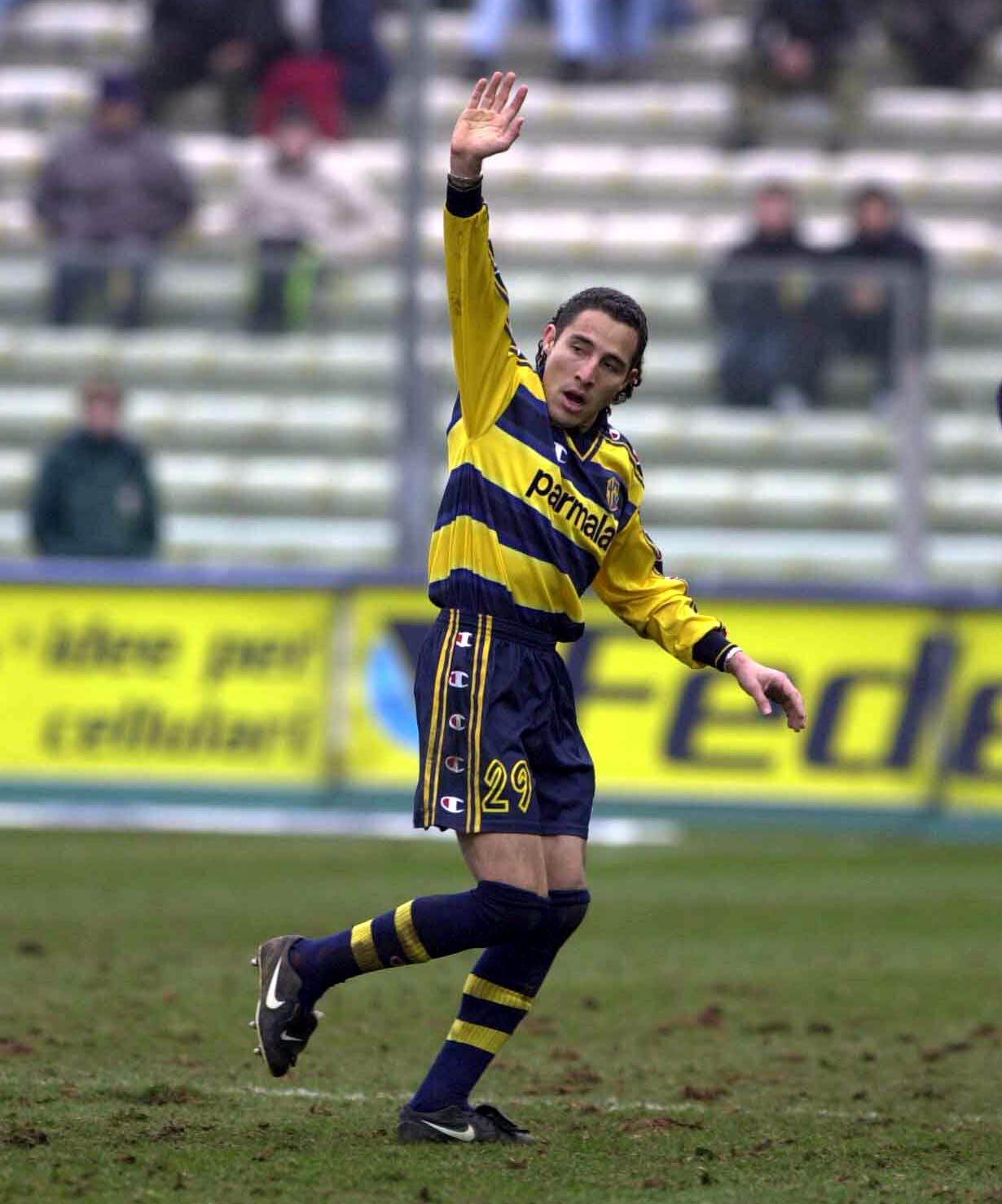 25 FEB 2001: Jorge Bolano of Parma leaves the pitch after a SERIE A 20th Round League match between Parma and Perugia, played at the Ennio Tardini stadium, Parma. Enrico Lodi / GRAZIA NERI DIGITAL CAMERA Mandatory Credit: Grazia Neri/ALLSPORT