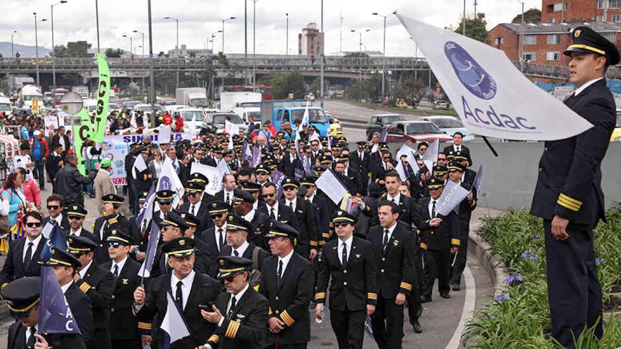 El paro de los pilotos de Avianca se prolongó por 51 días a finales de 2017. Tras esto, los tribunales especializados en asuntos laborales concluyeron que la huelga fue ilegal. El sindicado de ACDAD se juega su última carta en la Sala Civil de la Corte Suprema, ante la que insiste que el cese fue legal.