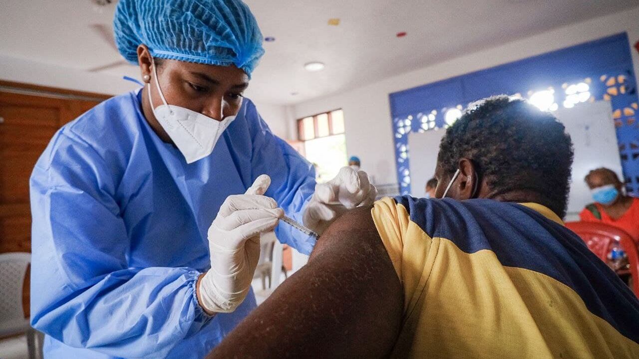 En agosto se podrían fusionar todas las etapas de vacunación contra el coronavirus