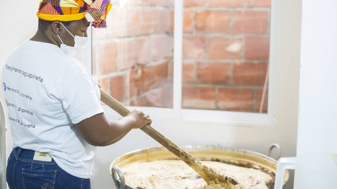 Quince productores de viche recibieron capacitación para la profesionalización de esta bebida ancestral.