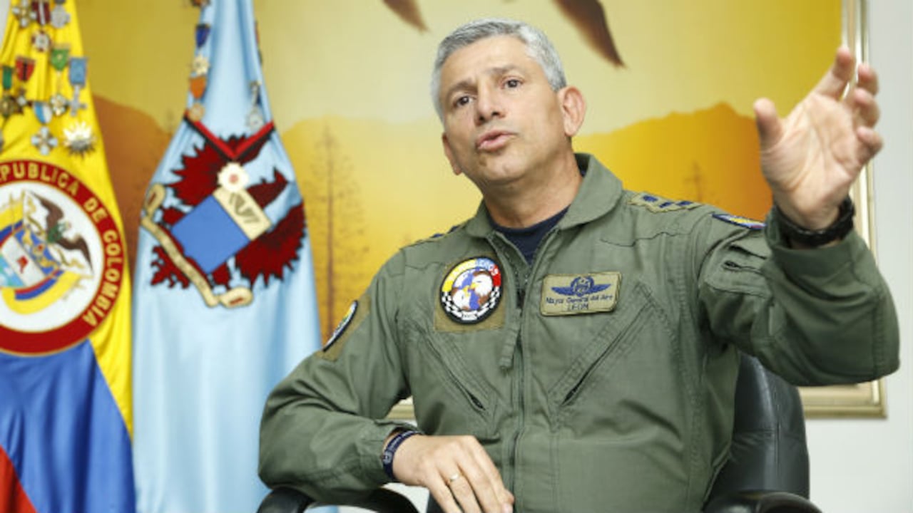 General Guillermo León, comandante Fuerza Aérea.