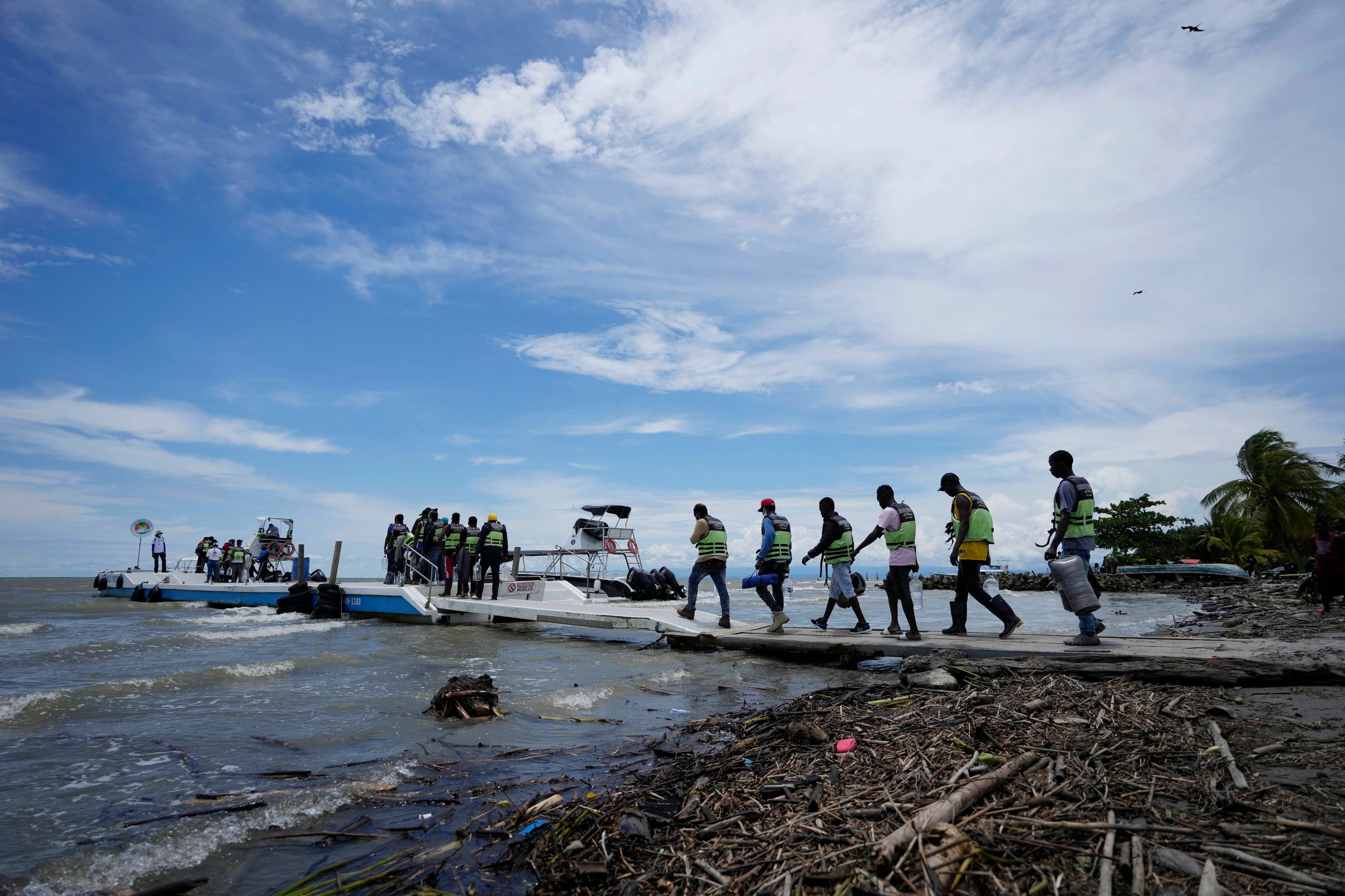 Haitianos en Necoclí