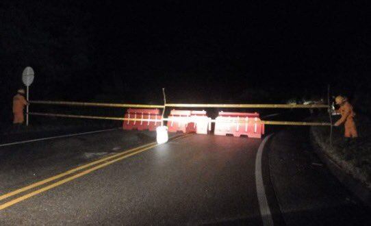Las autoridades cerraron el paso en horas de la noche.