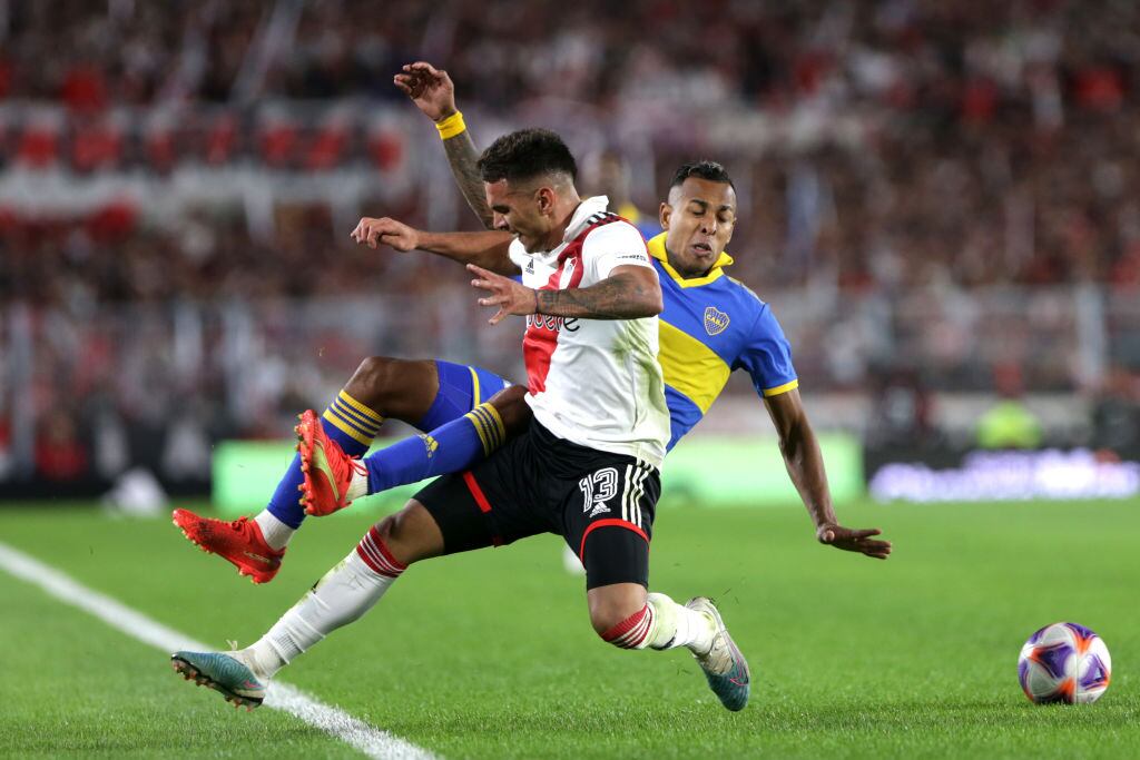 BUENOS AIRES, ARGENTINA - MAY 07: Enzo Díaz of River Plate during a Liga Profesional 2023 match between River Plate and Boca Juniors at Estadio Más Monumental Antonio Vespucio Liberti on May 07, 2023 in Buenos Aires, Argentina. (Photo by Daniel Jayo/Getty Images)