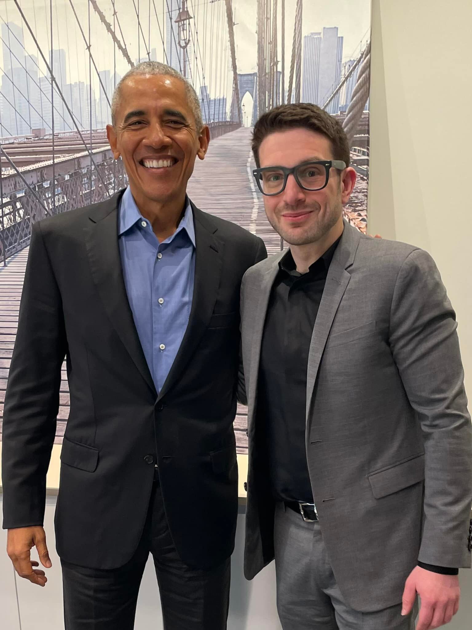 Alex Soros posó al alado de Barack Obama