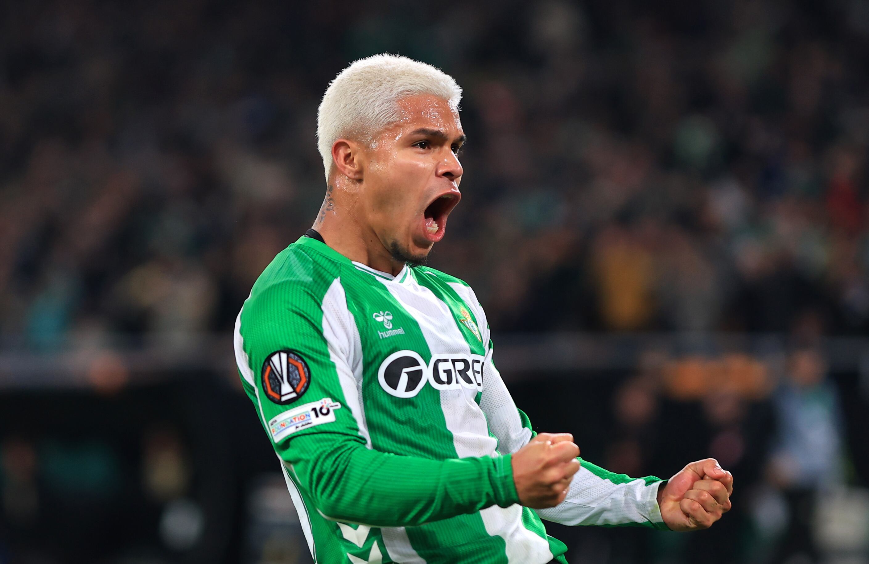 Celebración de Cucho Hernández ante Utrecht, en Europa League