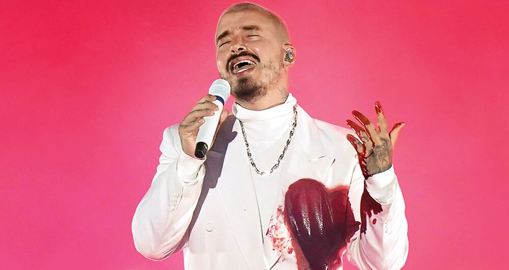    J Balvin está enamorado y busca un bebé con su pareja. “Me amarra a la vida el sueño de tener una familia”.