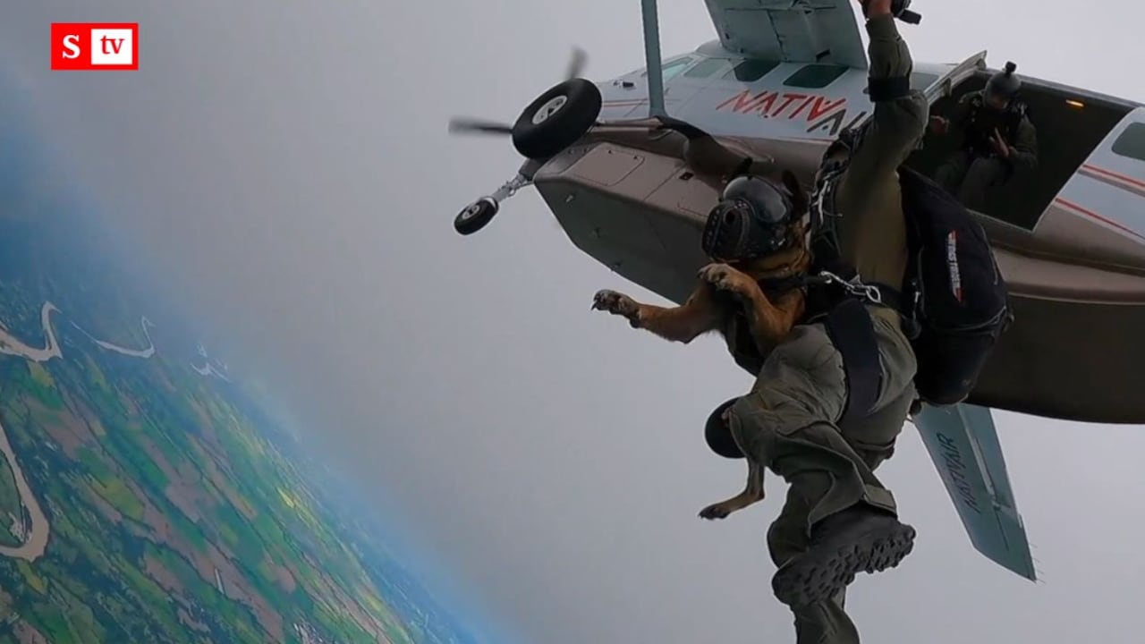 Comando de la Policía se lanza con Fredy en paracaídas.