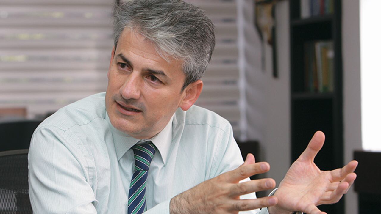 Desde que en 2013 Carlos García asumió la dirección del Invías, ha llevado a cabo grandes esfuerzos para volver más transparente la contratación de obras en los departamentos y los municipios.