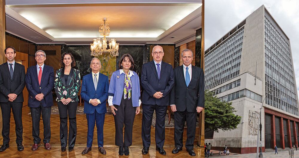 La Junta Directiva del Banco de la República está conformada (de izquierda a derecha) por Mauricio Villamizar, Roberto Steiner, Bibiana Taboada, Ricardo Bonilla, Olga Lucía Acosta, Leonardo Villar y Jaime Jaramillo Vallejo.