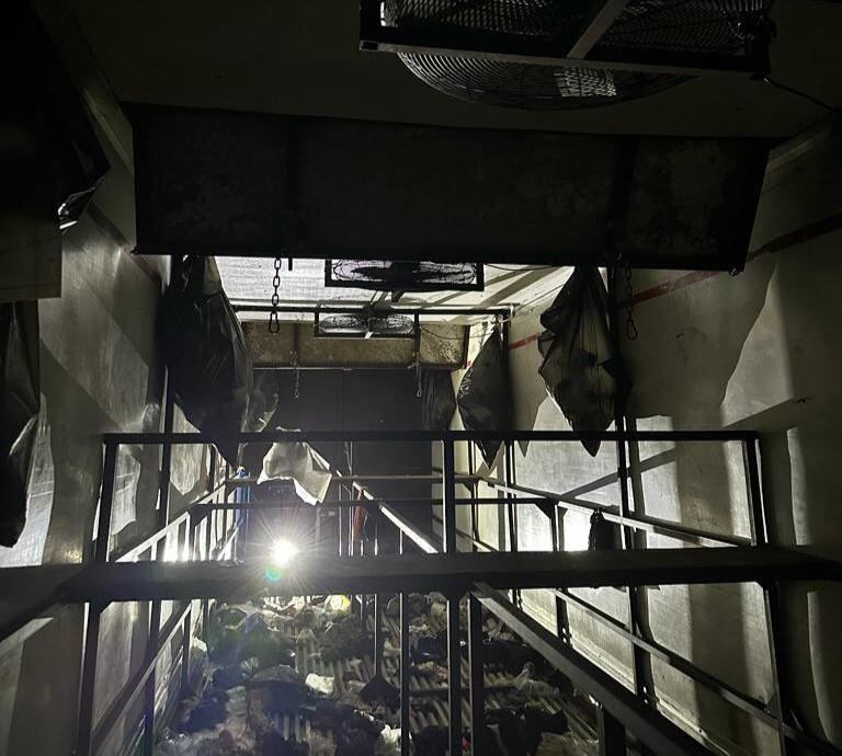 Los contenedores estaban equipados con adaptaciones para evitar la detección por los escáneres de rayos X