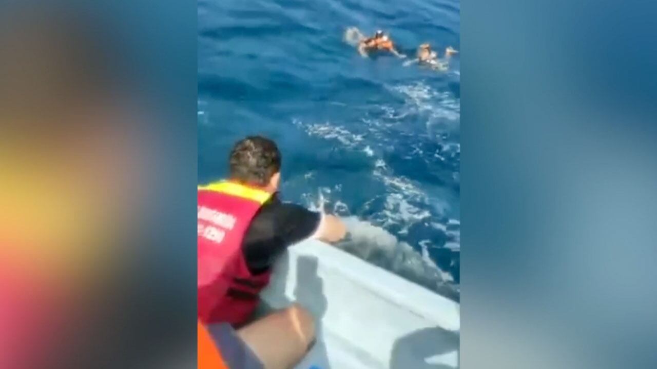 Rescate de personas que naufragaron en el Parque Tayrona.