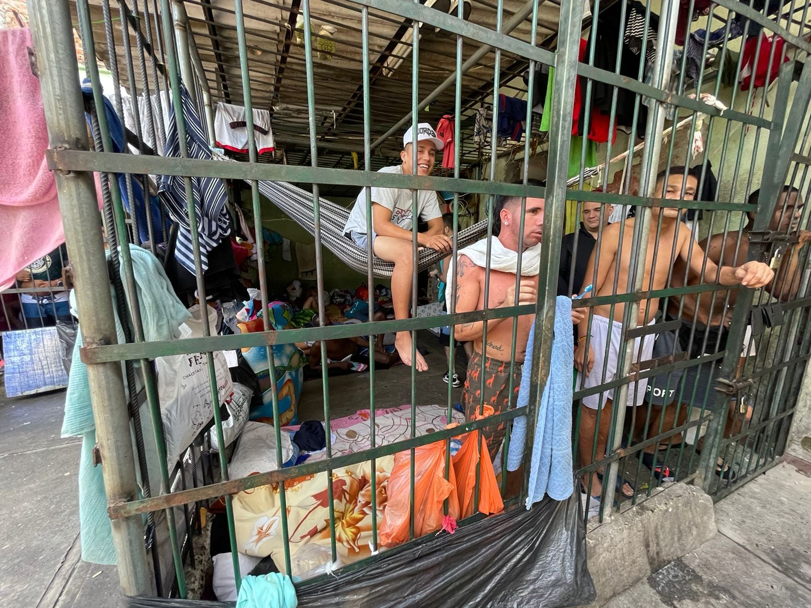 Las condiciones de seguridad y salubridad dentro del CAI son lamentables.