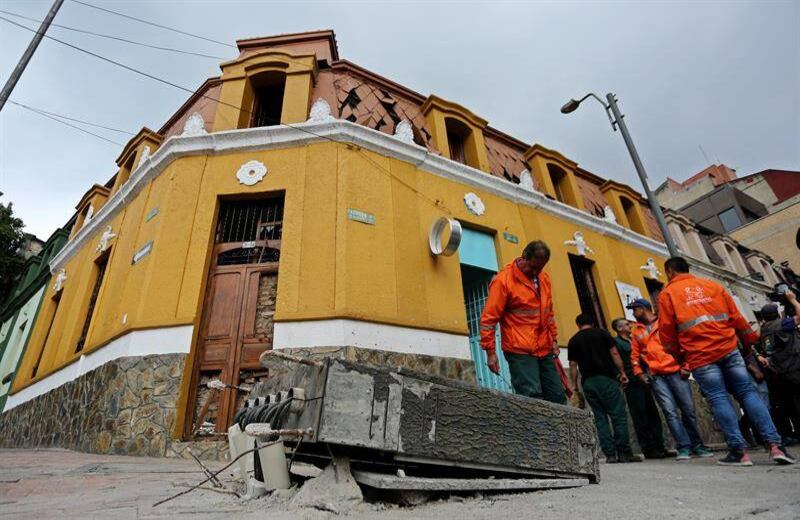 Impactantes imágenes de la detonación de un artefacto explosivo en el centro de Bogotá (Foto: EFE/Leonardo Muñoz)