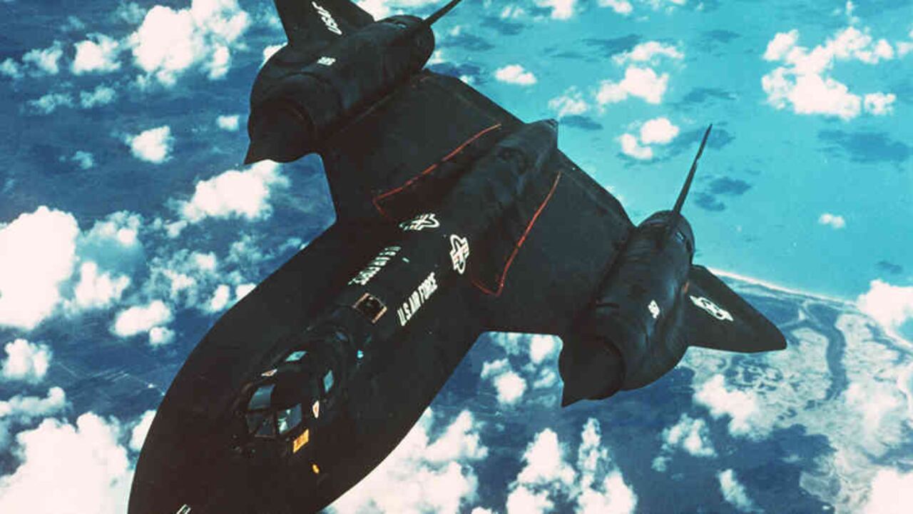 En este listado encontrará diversas naves que han brillado por su papel en conflictos armados, en la aviación civil o en el cine.