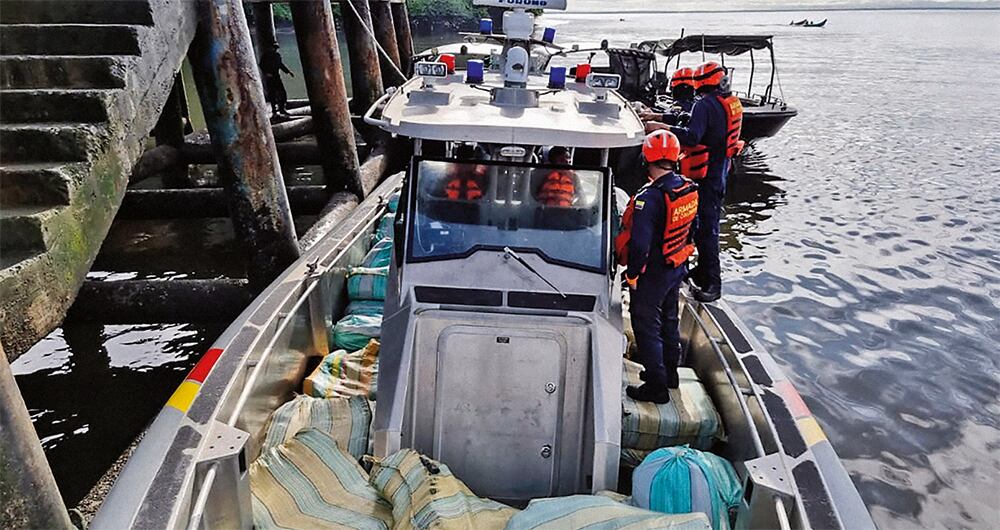 Detención de narcolancha usada para llevar estuperfacientes.