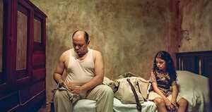 Eliécer (Carlos Vergara) y Esperanza, medio hermanos, recuerdan de manera opuesta a su padre gaitero. La de ellos es la relación más significativa del relato.