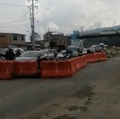 Piden a los conductores tomar vías alternas