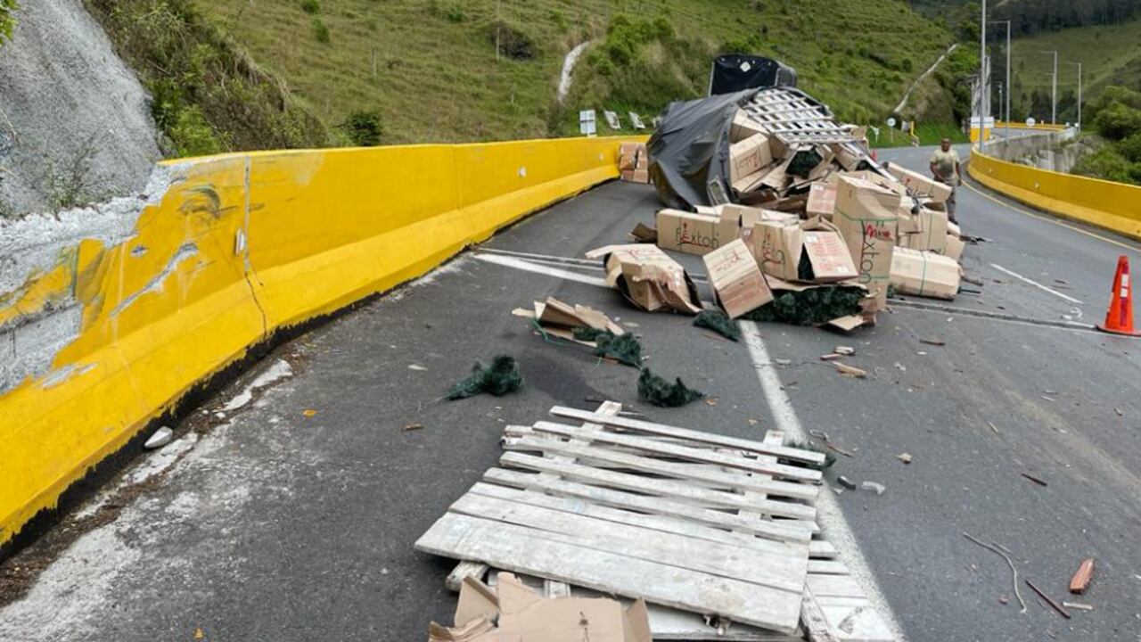 Accidente de tránsito en la vía La Línea entre dos automotores.