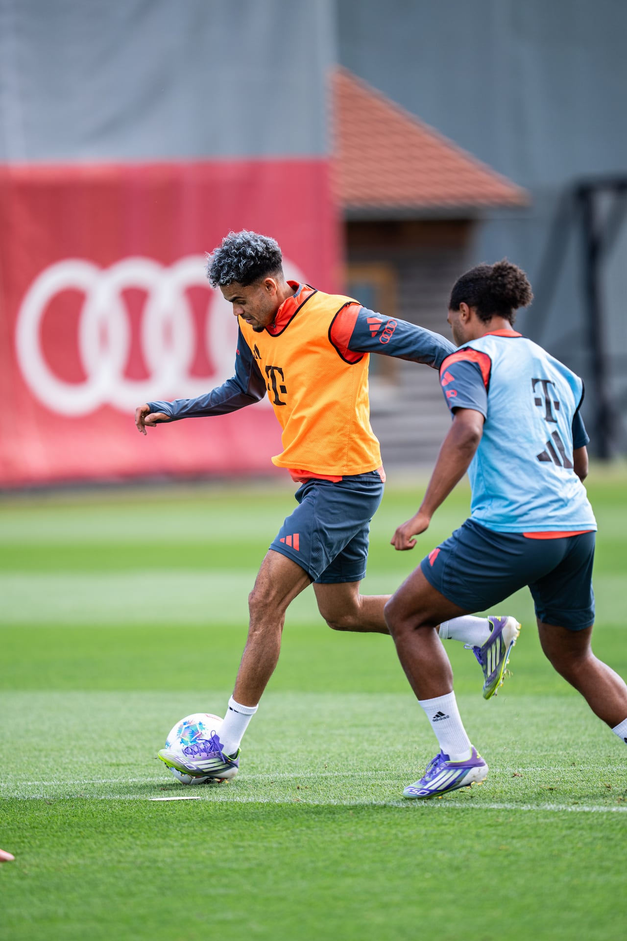 MUNICH, GERMANY - SEPTEMBER 11: Luis Diaz of FC Bayern Muenchen during a training session at on September 11, 2025 in Munich, Germany. (Photo by R. Mitterer/FC Bayern via Getty Images)