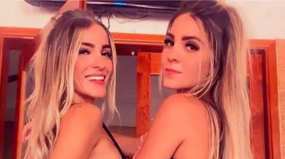 Lara Cleaver y su hermana.