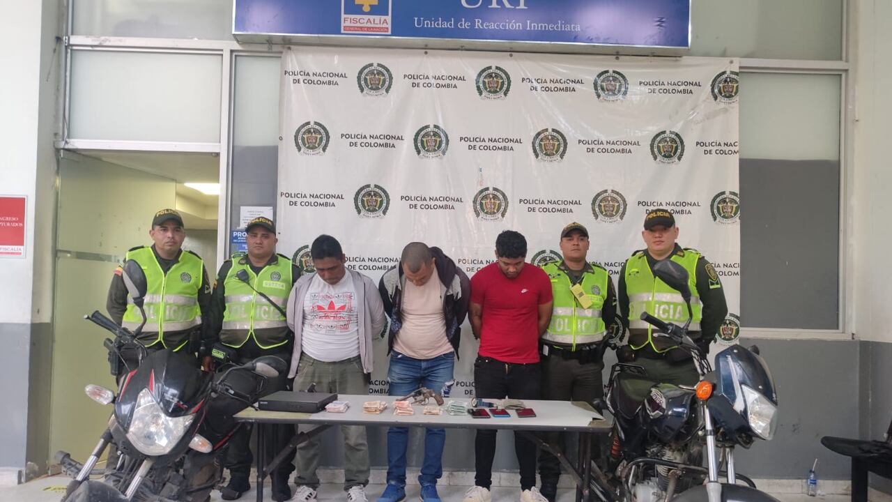 Tres sujetos, presuntos delincuentes, fueron capturados, el cuarto escapó.