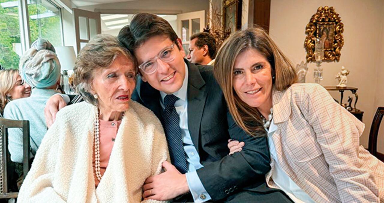 “Mi abuela (Nydia Quintero) es mi persona favorita. Ella nunca dejó que olvidáramos el amor de mi mamá”.