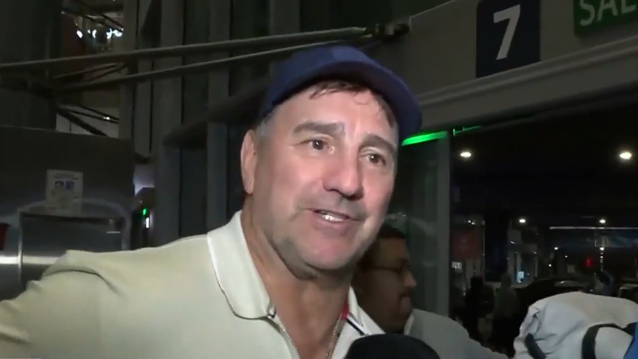 Néstor Lorenzo a su llegada a Colombia tras el Mundial 2026
