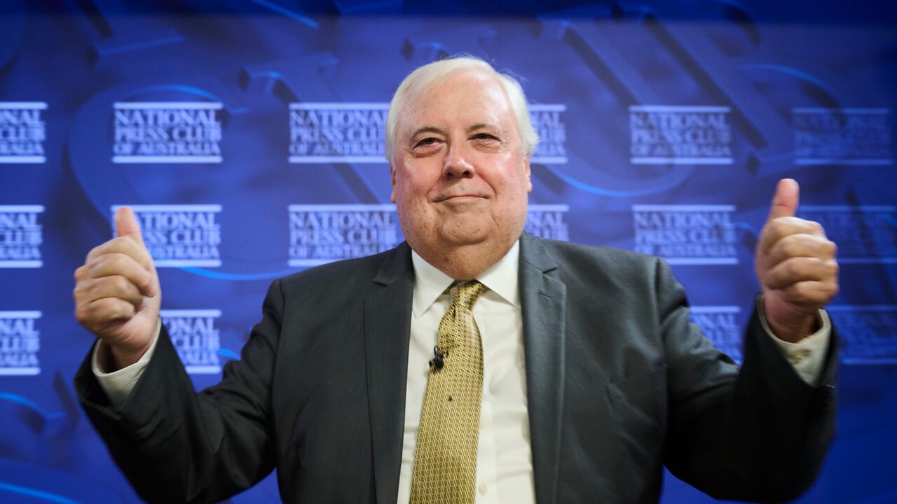 Clive Palmer, presidente del Partido Australia Unida, pronuncia el discurso del Club Nacional de Prensa en el Club Nacional de Prensa el 7 de abril de 2022 en Canberra, Australia.
