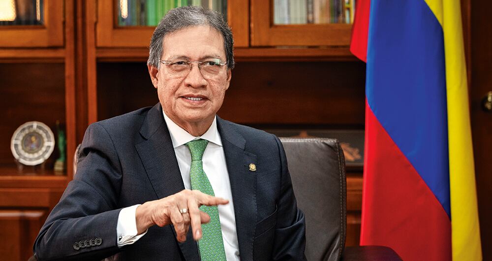 El presidente del Consejo de Estado, Luis Alberto Álvarez, afirmó que “es un mal mensaje cuando el mandatario, que tiene la más alta dignidad del país, propicia el desacato de las decisiones judiciales”. 