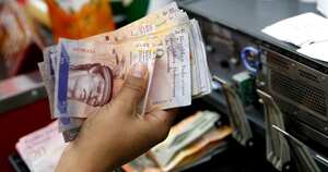 La tasa de 6,30 bolívares por dólar sólo se mantendrá para el sector de alimentos y medicinas. Además se creó un tercer mercado que operará a través de las casas de bolsa. El "mercado fijará la tasa". La asignación de divisas para viajes al exterior se mantendrá en 3.000 dólares.