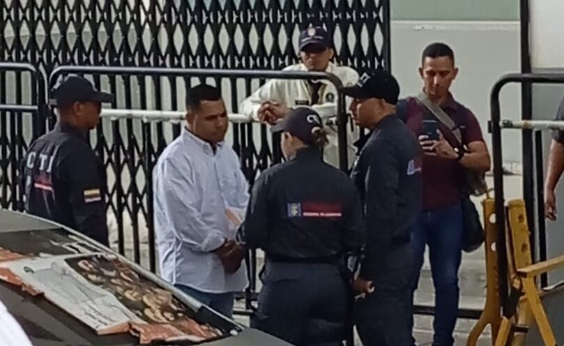 Alexis Castillo, concejal de Barranquilla, buscado por violencia intrafamiliar agravada en poder de la Fiscalía.