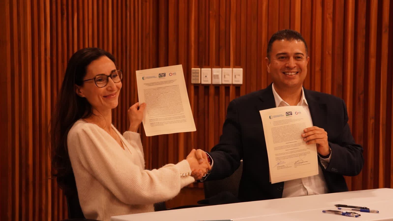 Agencia francesa y la CVC firman un acuerdo para proteger los páramos del departamento.