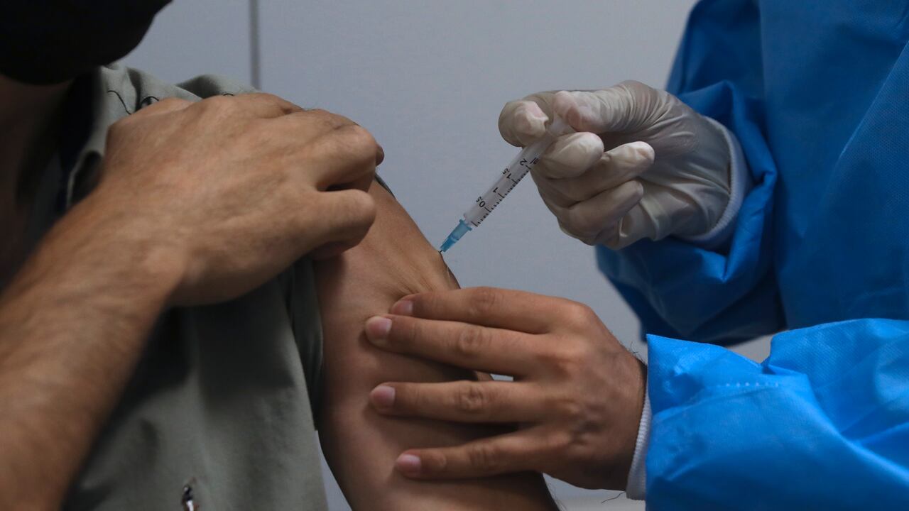 Ministerio de Salud pide no hacerse pruebas de anticuerpos rutinarias después de la vacunación.