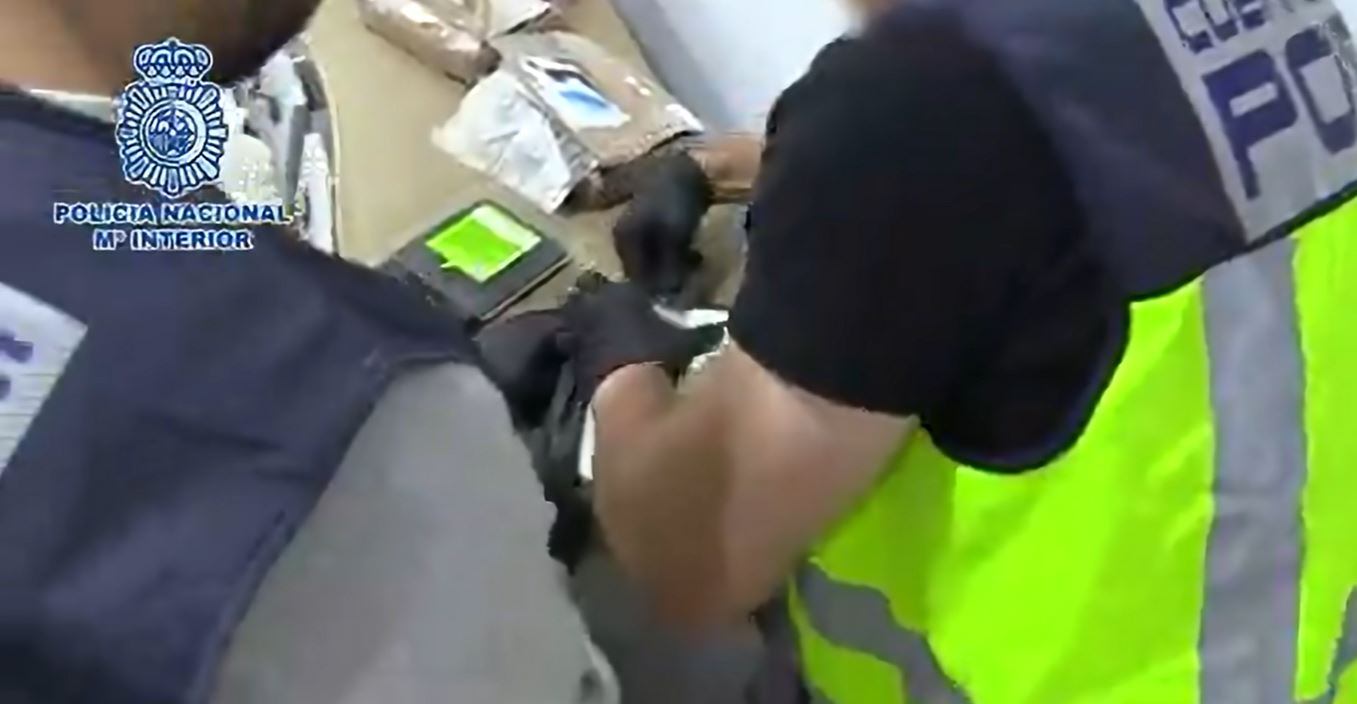 Policía española desmanteló laboratorios de cocaína que venía de Colombia.