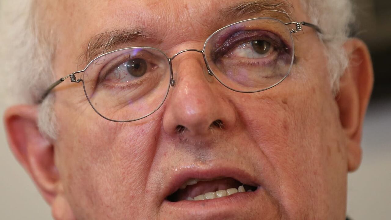 José Antonio Ocampo, ministro de Hacienda y Crédito Público, negó la solicitud transmitida por el ministro de Transporte, Guillermo Reyes, frente a bajar el IVA de los tiquetes aéreos.