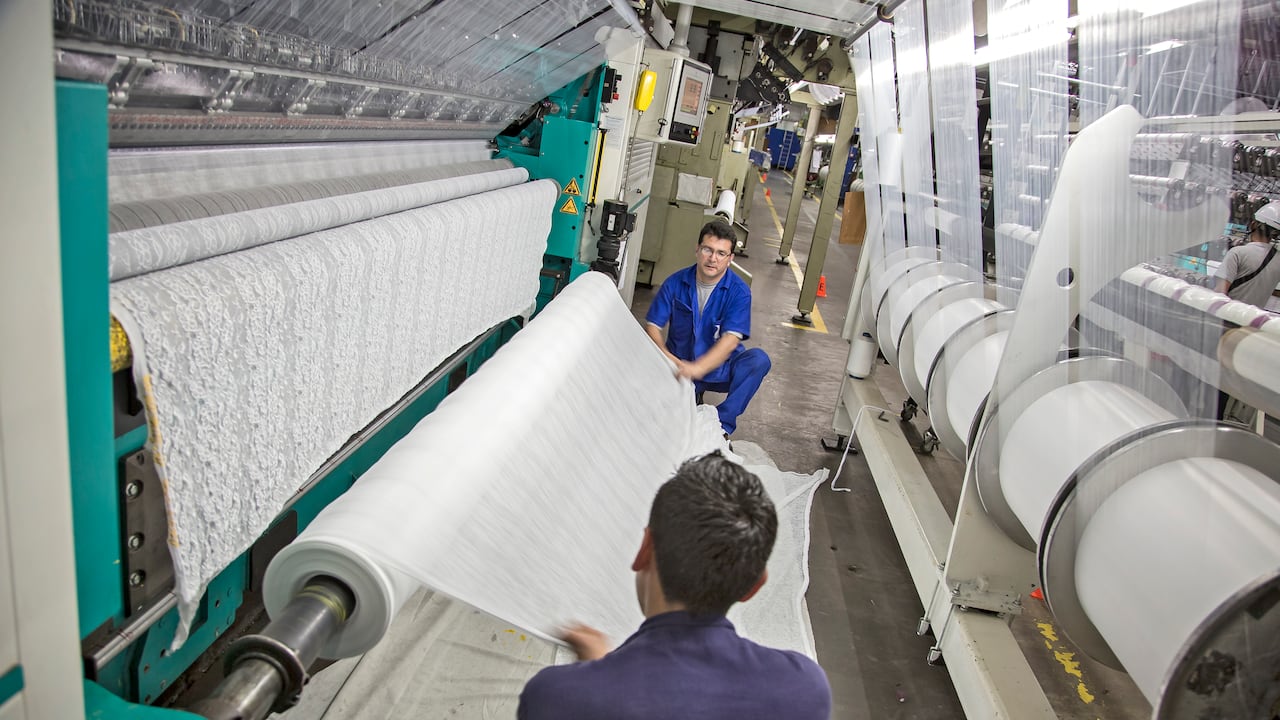 La empresa cuenta con fábricas en diversos puntos del país.