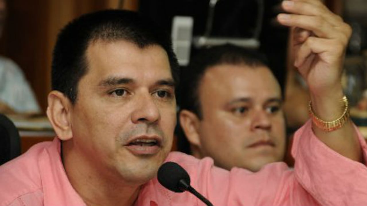 ermán González Osorio, anunció que se entregará este lunes 24 de noviembre ante la Fiscalía, para enfrentar en un juicio los delitos que le endilgan.