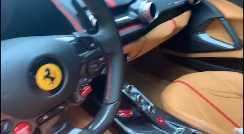 A subasta los Ferrari de alias Falcón. La millonaria fortuna que estaba a nombre del supuesto narco invisible fue objeto de extinción de dominio y la Fiscalía los entregó a la SAE.