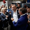 Las encuestas a boca de urna realizadas para los canales ARD y ZDF otorgan a AfD entre el 44% y el 44,5% de los votos, muy por delante de los conservadores de la Unión Demócrata Cristiana (CDU) (18,5%).