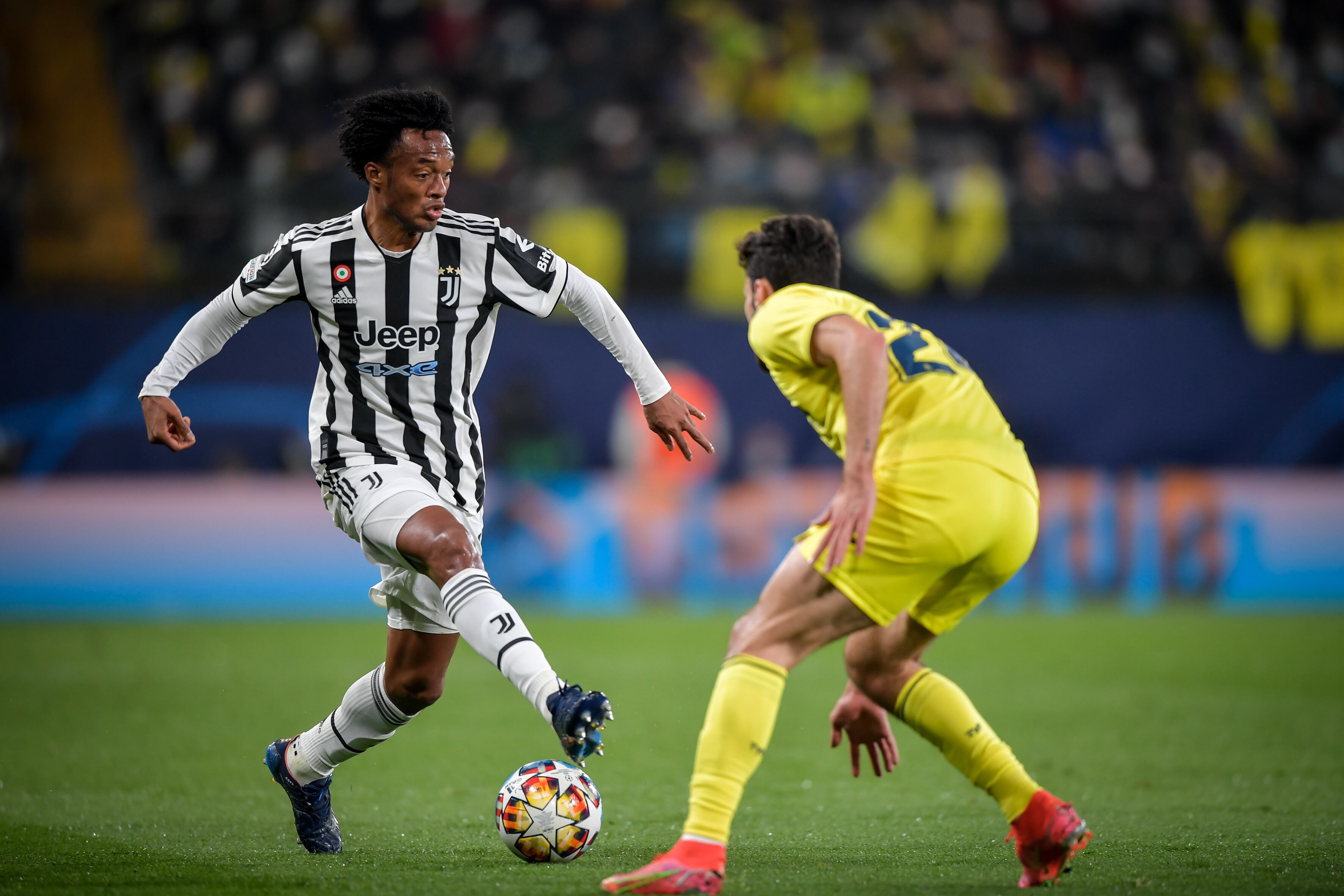 El volante colombiano disputó los noventa minutos de la ida por los octavos de final de Champions League.