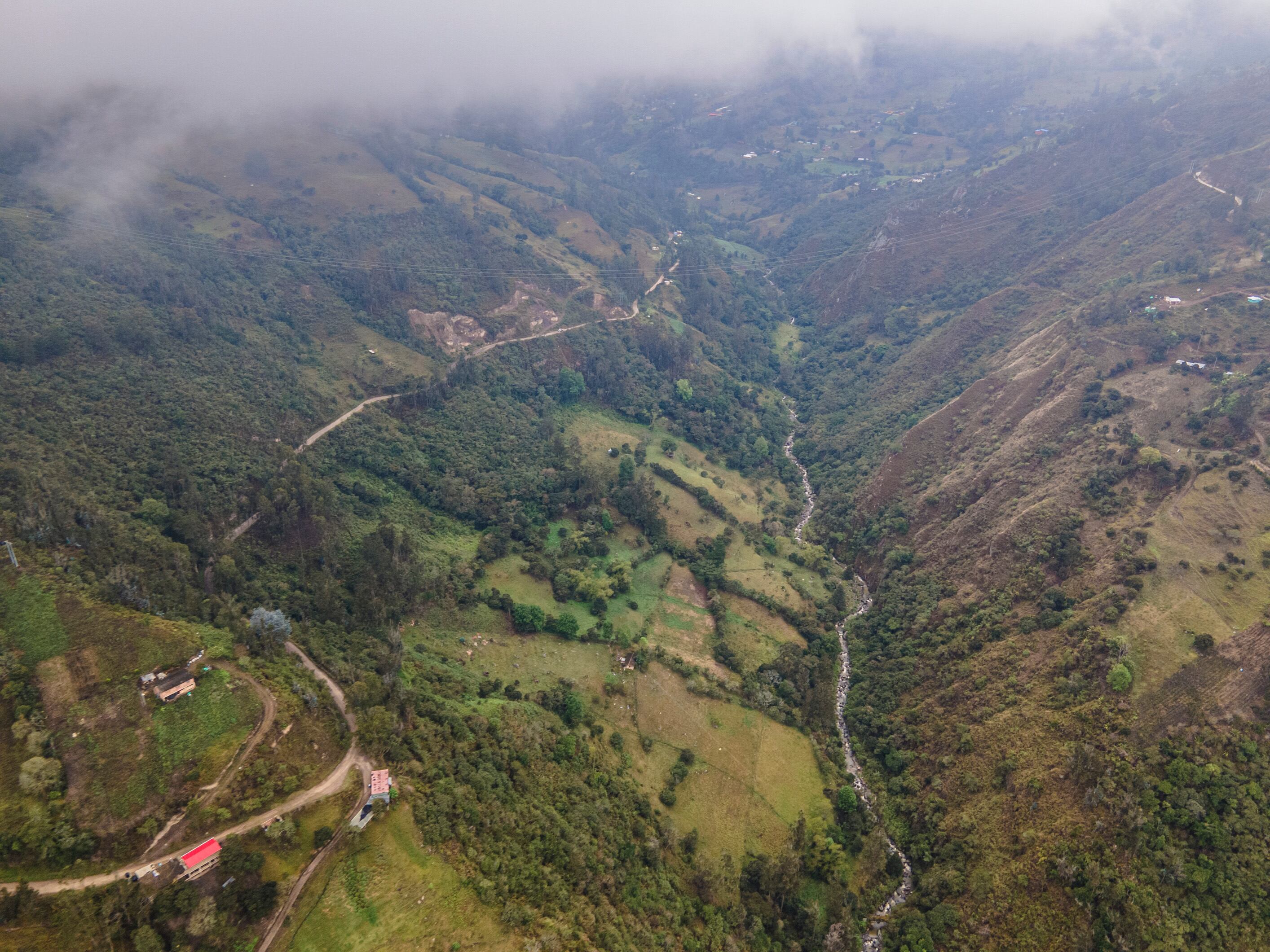 Tramo sin rehabilitar en la Perimetral de Oriente