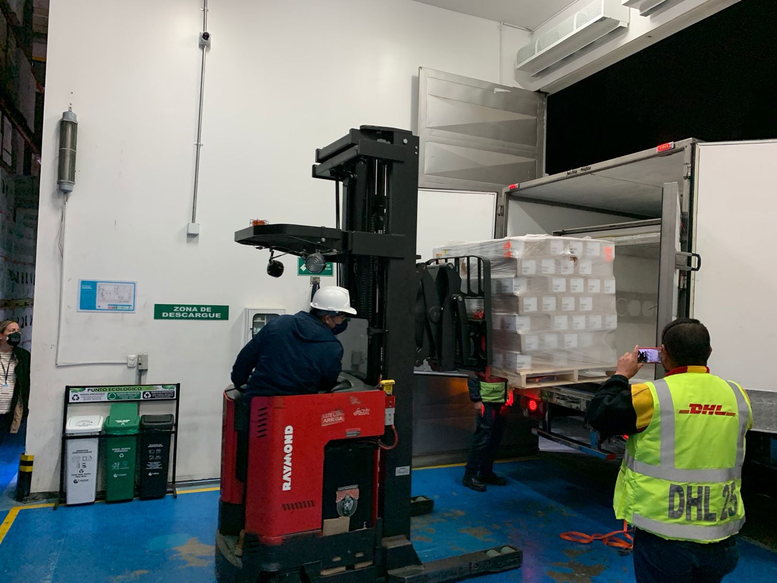 Colombia recibió más dosis de vacuna Moderna. Foto: Ministerio de Salud