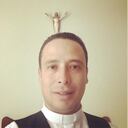 El sacerdote estaba departiendo en un bar con otro hombre momentos antes de morir.