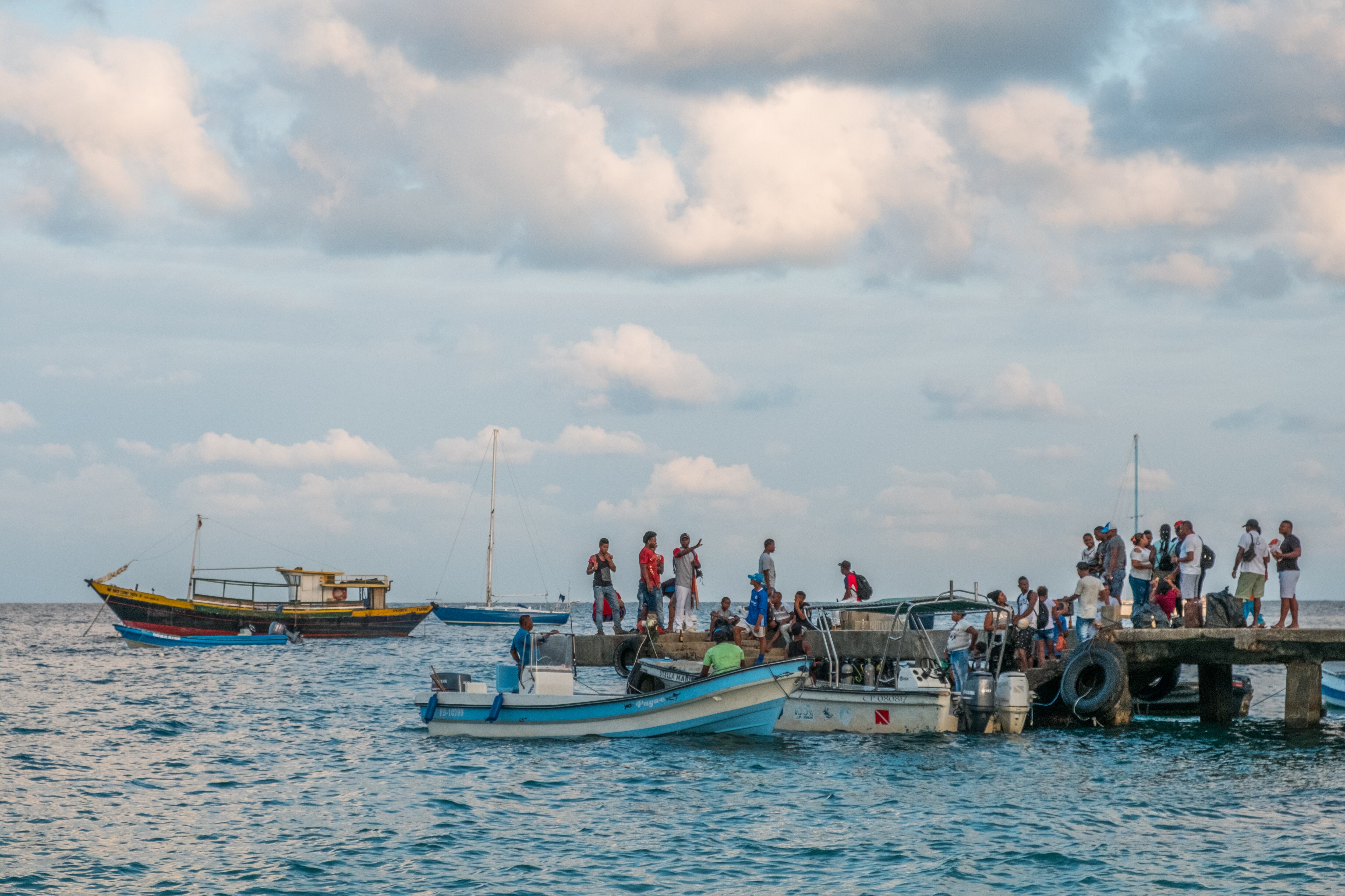 En su mayoría el pescado seco es traído de Leticia.