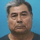 El entrenador quedó en evidencia cuando dejó olvidado su celular en un restaurante, y al ser revisado por los trabajadores, estos encontraron los fuertes videos de los abusos.