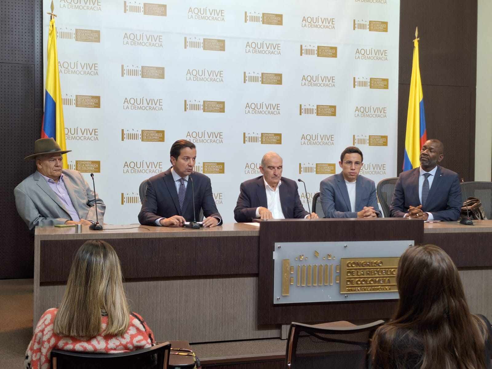 Congresistas implementan mecanismo de verificación de cumplimiento de los acuerdos de paz